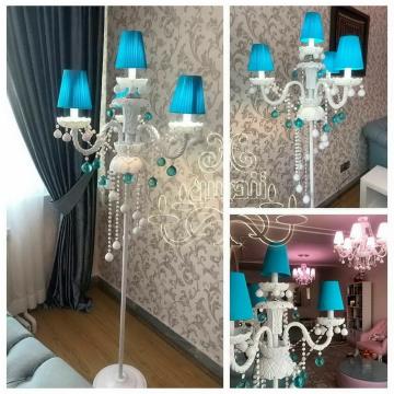 استند کنار سالنی آریا